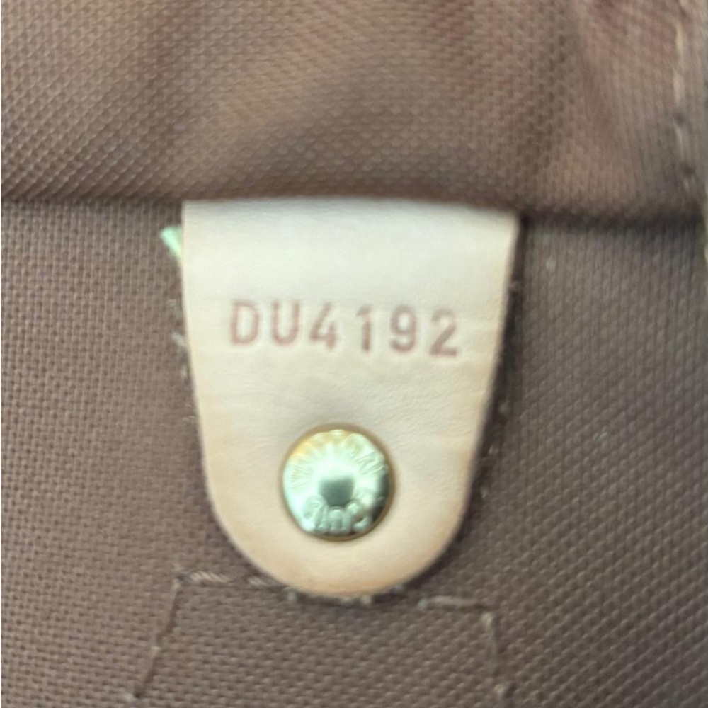 Louis Vuitton Speedy 35 Tote - Picture 4 of 7